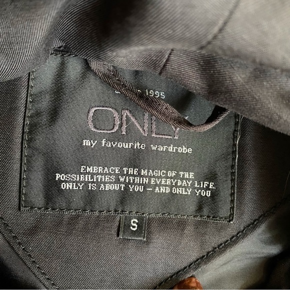 🍂 ONLY PLUM BASIC HOODED COAT! - Picture 13 of 14